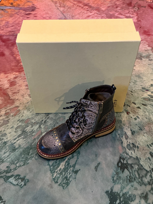 L’artiste Multicolor Lace up Boot