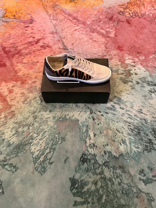 Shu-Shop Tiger Stripped Star Tennis Shoe